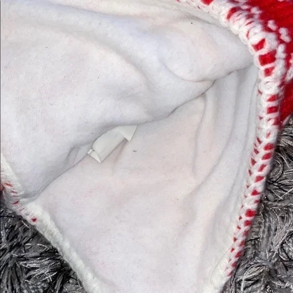 Warm lined infant Carter’s hat 0-9 months. - Picture 4 of 4